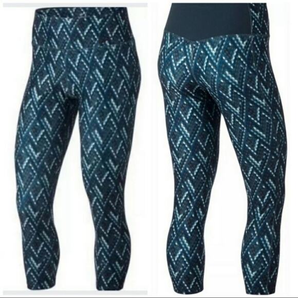 Nike Power Legend Cube Print Training Capri Tight - Picture 2 of 13